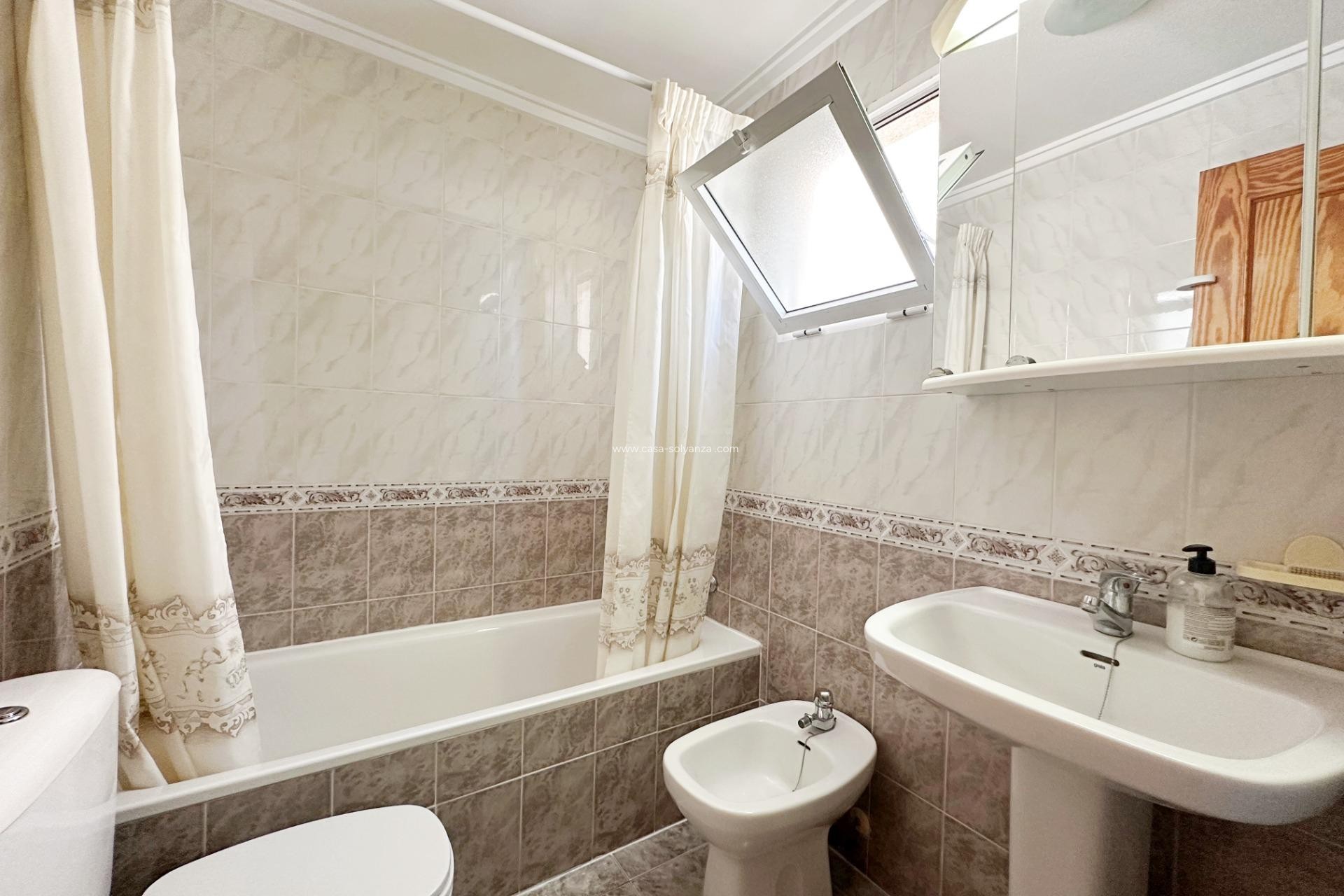 Reventa - Apartamento / piso - Torrevieja - Playa del Cura