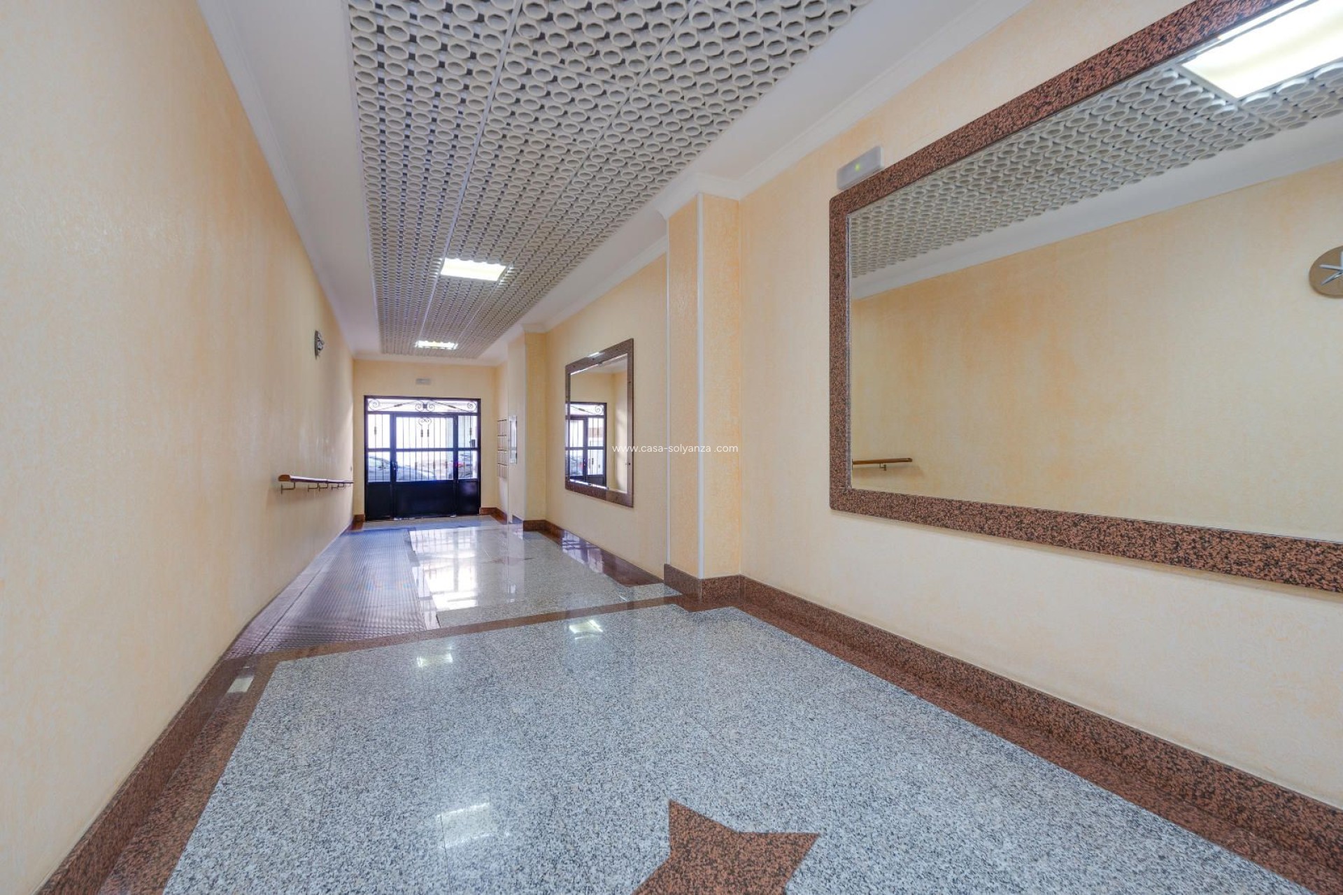 Reventa - Apartamento / piso - Torrevieja - Puerto Deportivo Marina Salinas