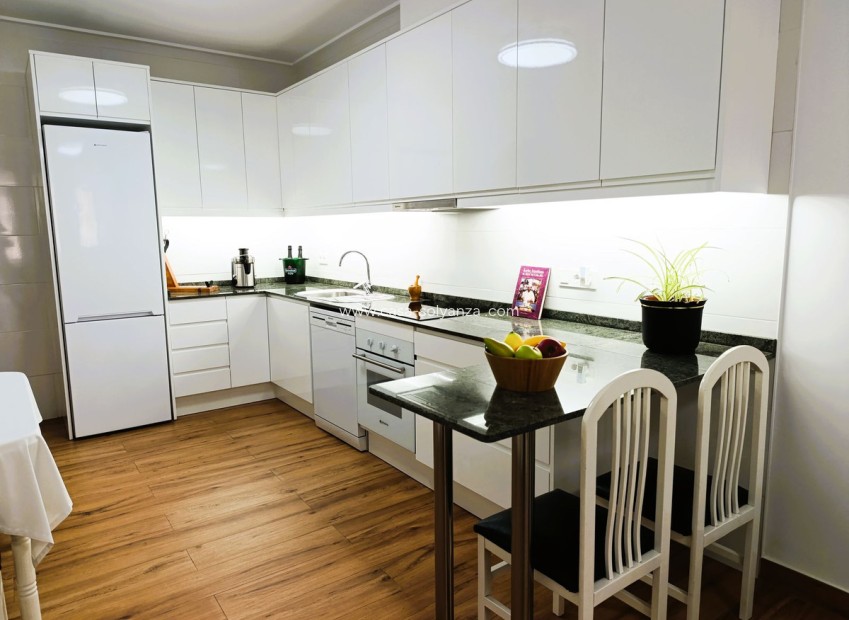 Reventa - Apartamento / piso - Torrevieja - Torrevieja Centro