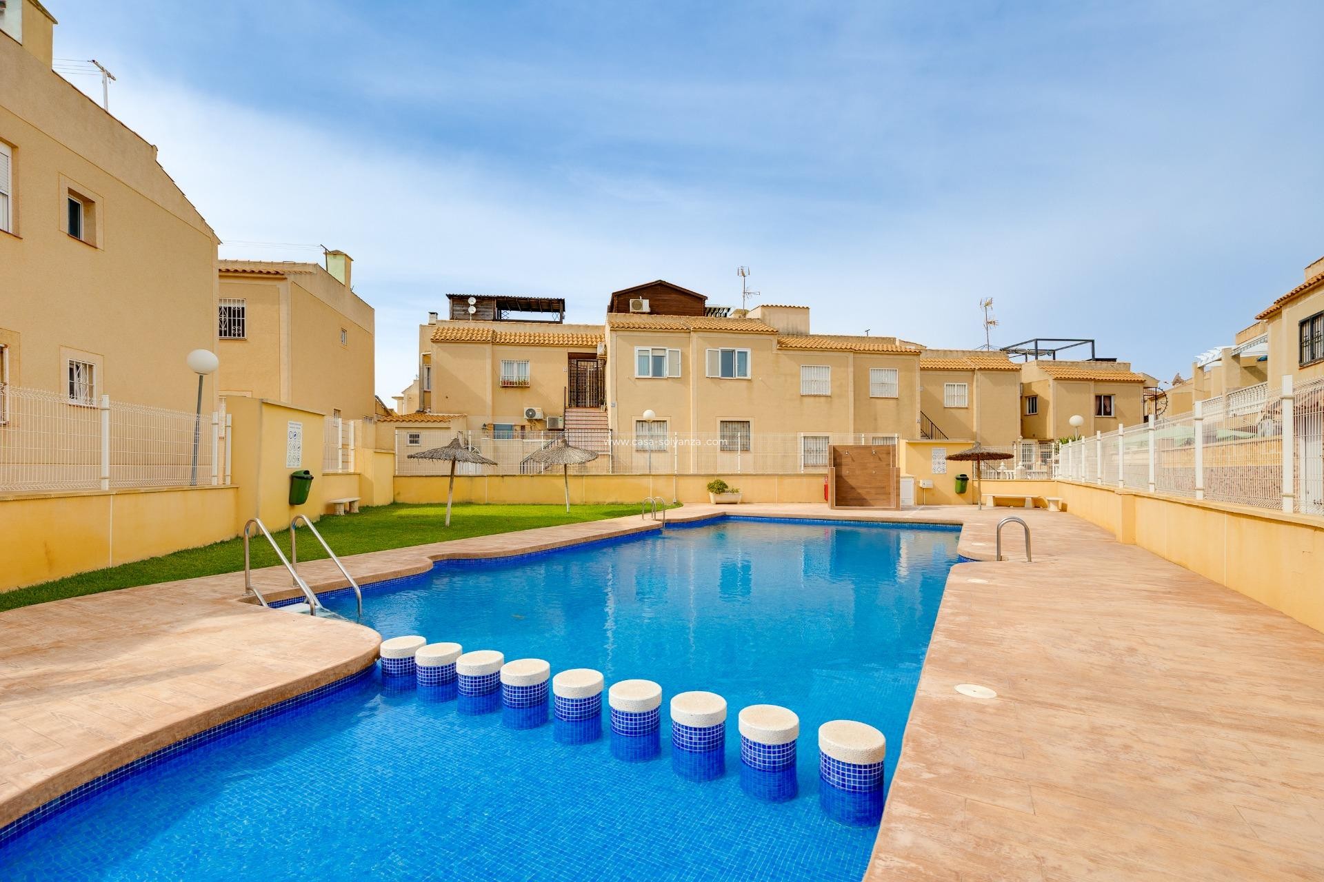 Reventa - Bungalow - Torrevieja - Aguas nuevas