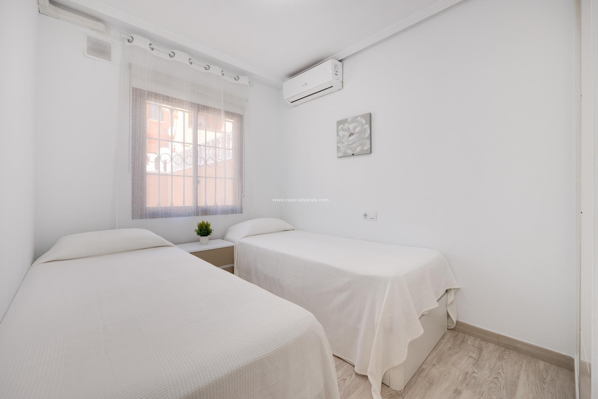 Reventa - Bungalow - Torrevieja - Aguas nuevas