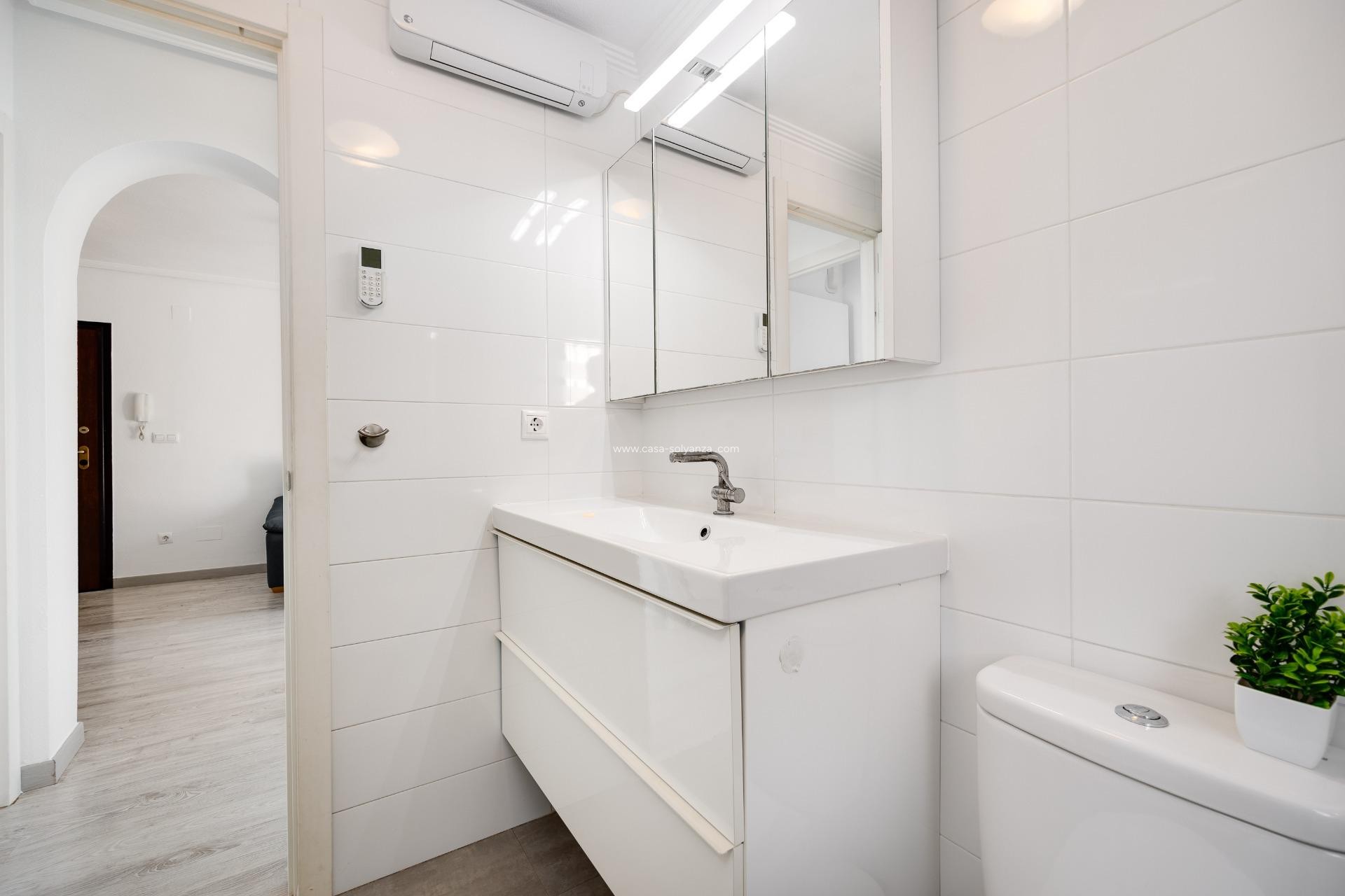 Reventa - Bungalow - Torrevieja - Aguas nuevas