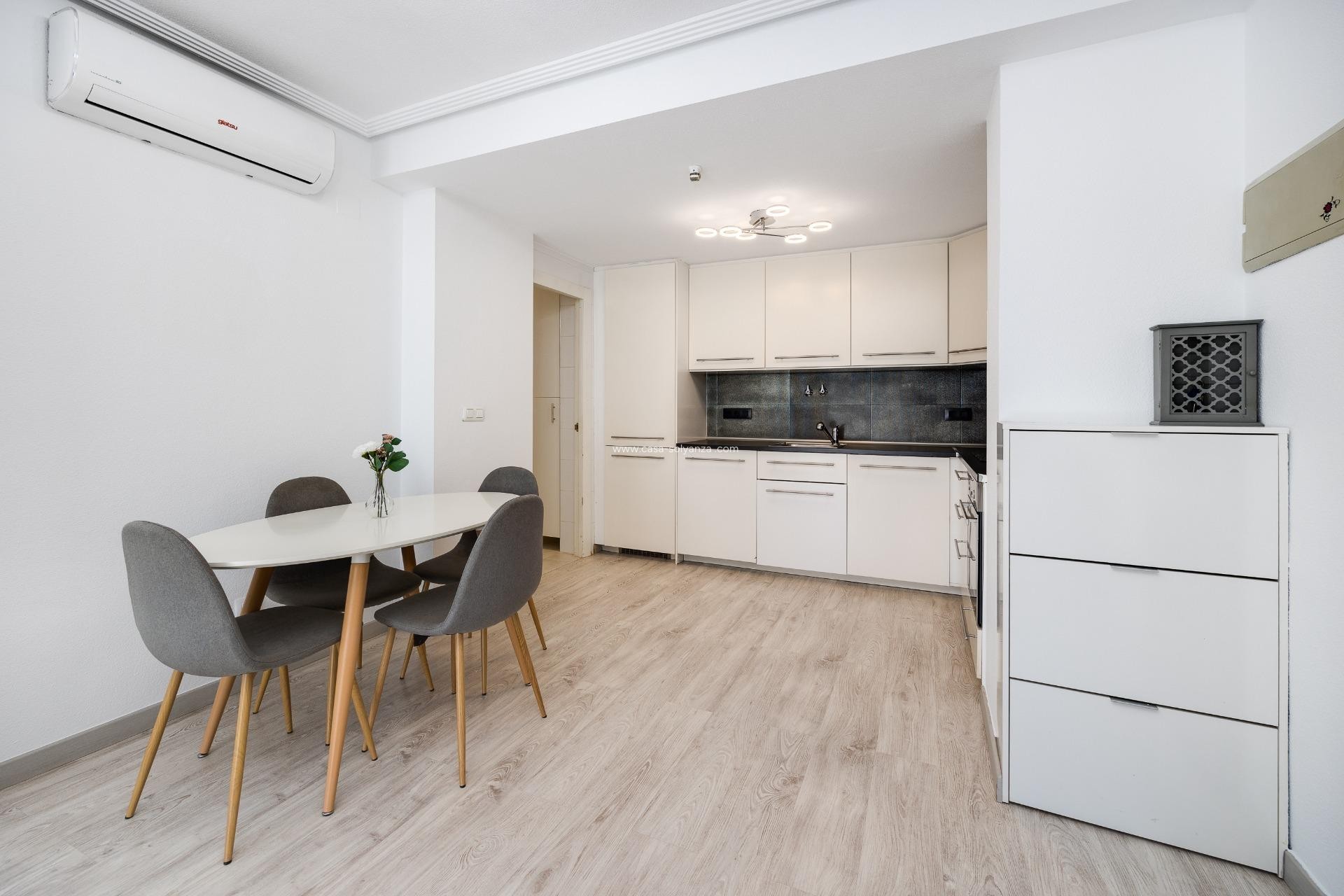 Reventa - Bungalow - Torrevieja - Aguas nuevas