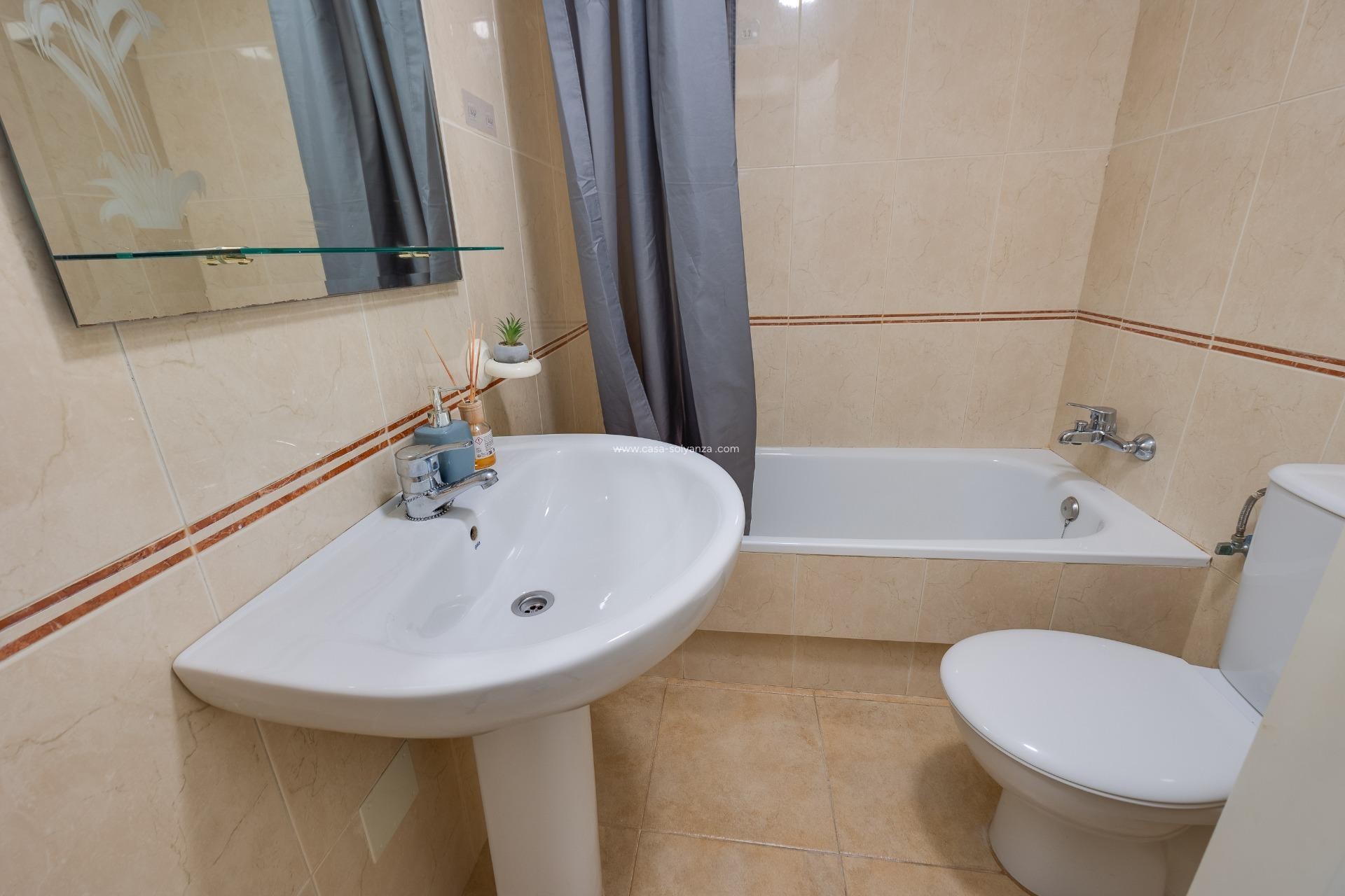 Reventa - Bungalow - Torrevieja - Aguas nuevas