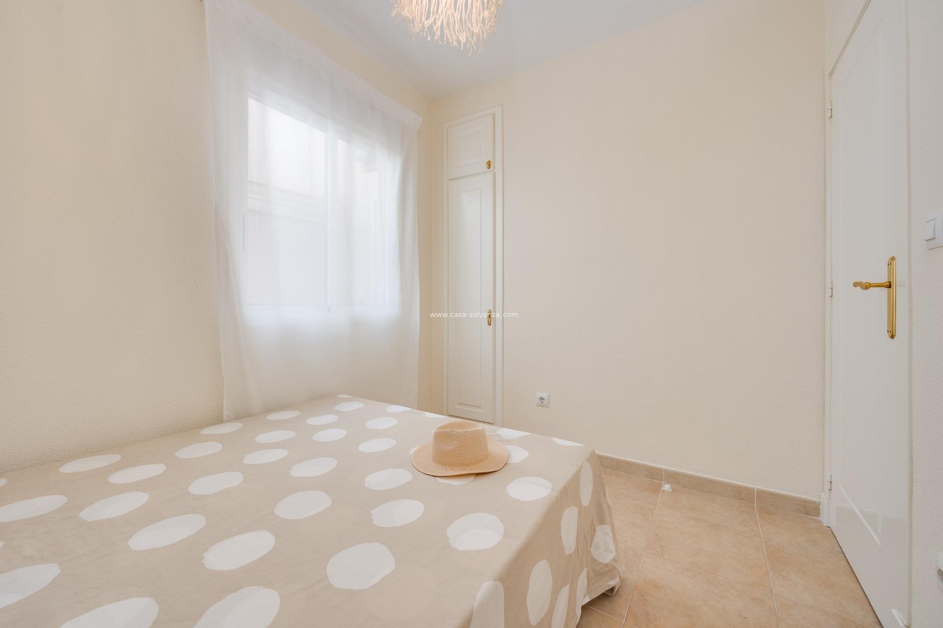 Reventa - Bungalow - Torrevieja - Aguas nuevas