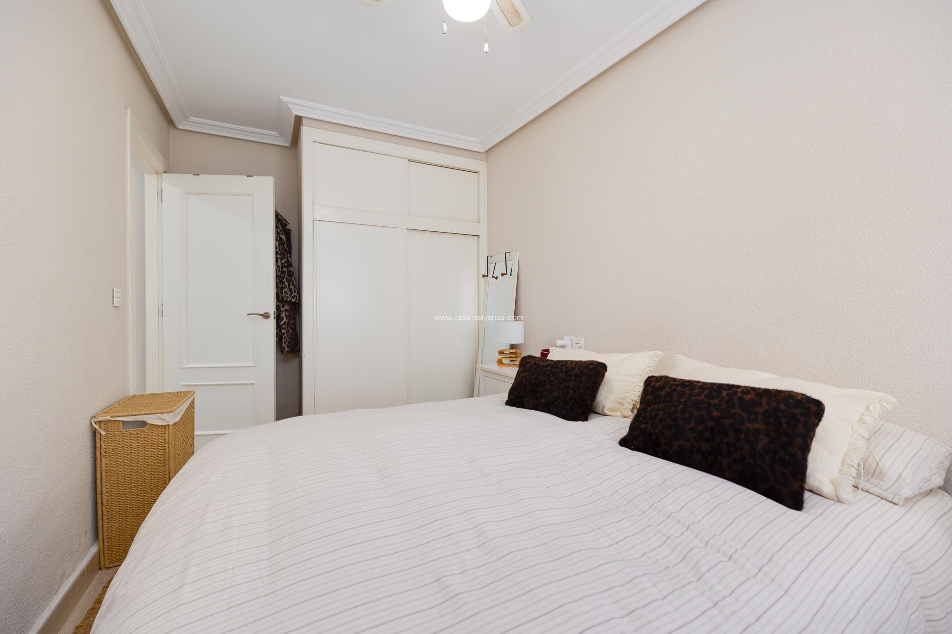 Reventa - Bungalow - Torrevieja - Playa De Los Naufragos