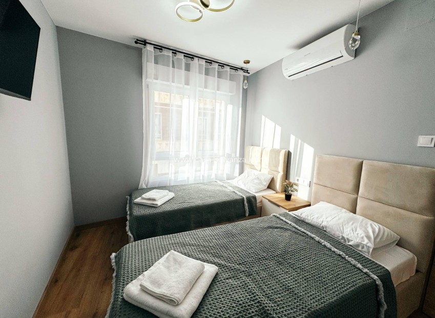 Reventa - Comercial - Torrevieja - Center