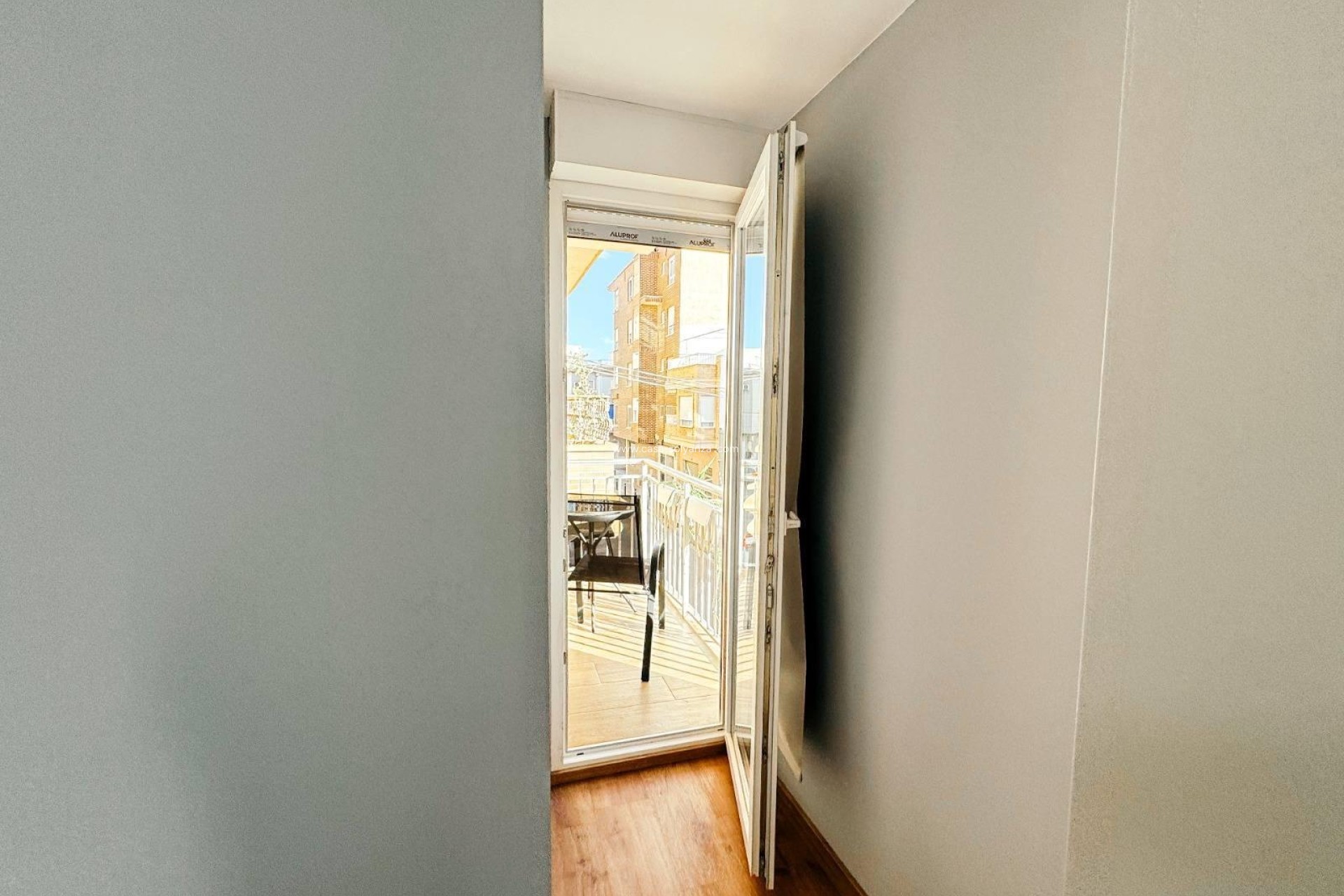 Reventa - Comercial - Torrevieja - Center