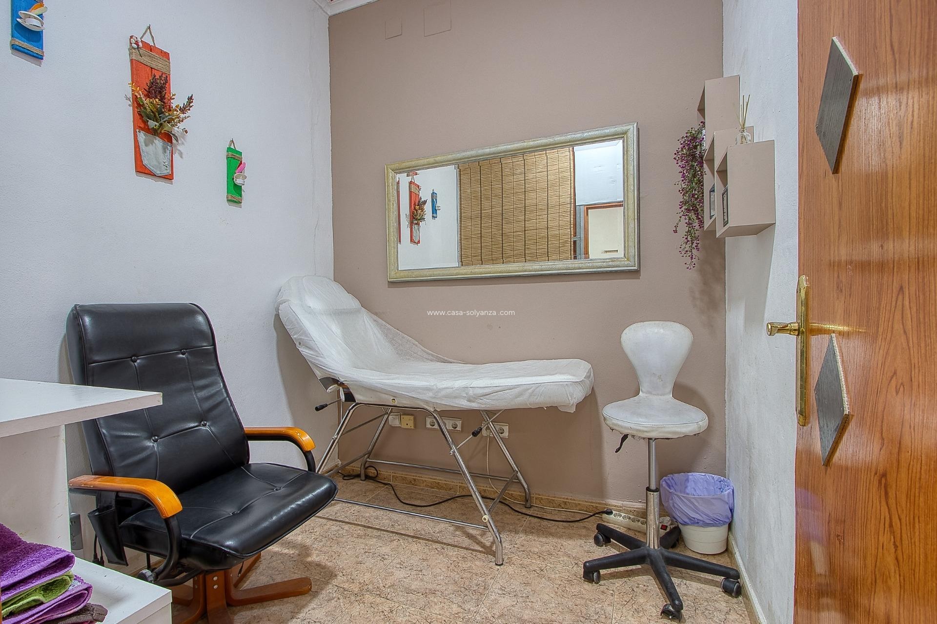 Reventa - Comercial - Torrevieja - Costa Blanca