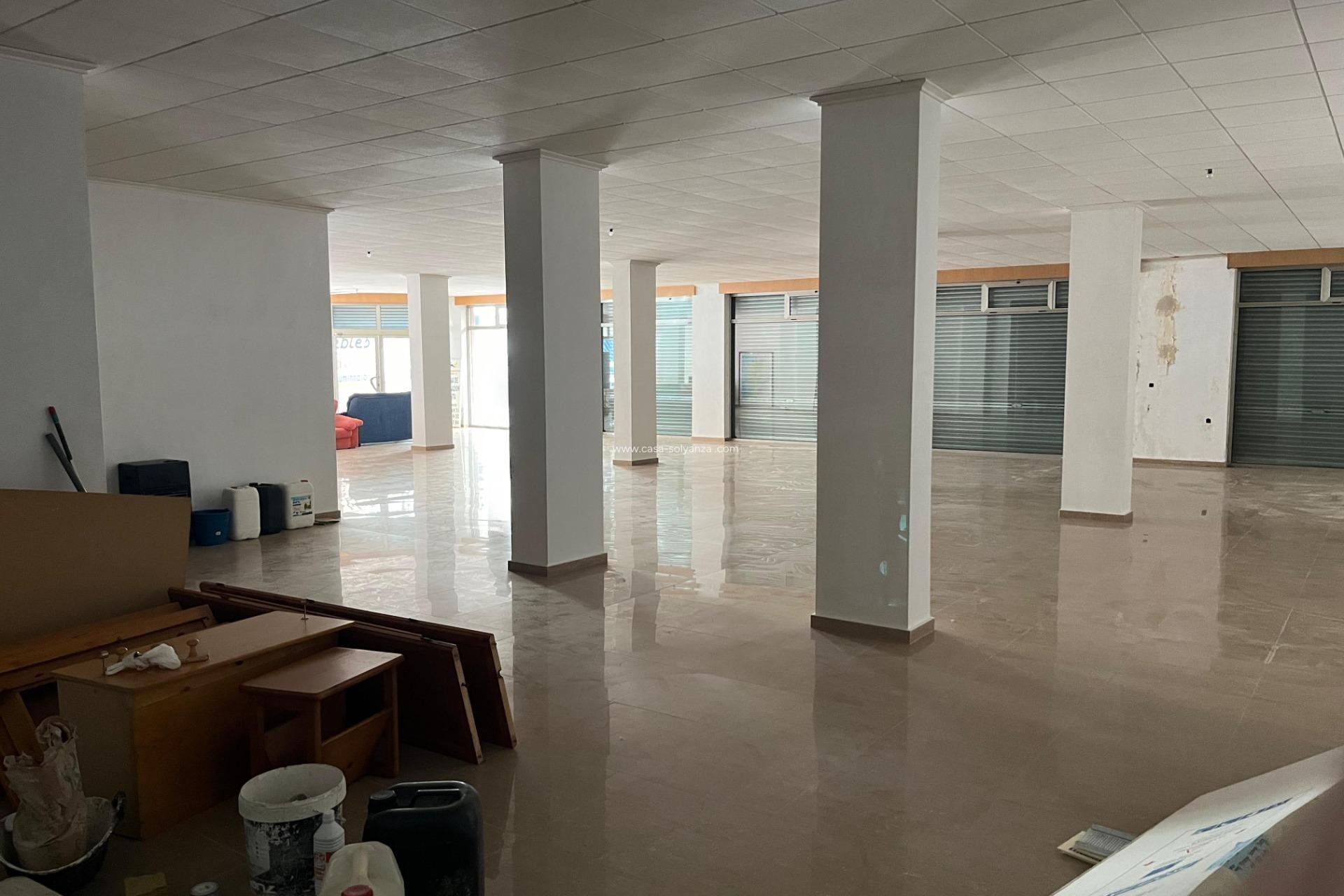 Reventa - Comercial - Torrevieja - Playa de los Locos