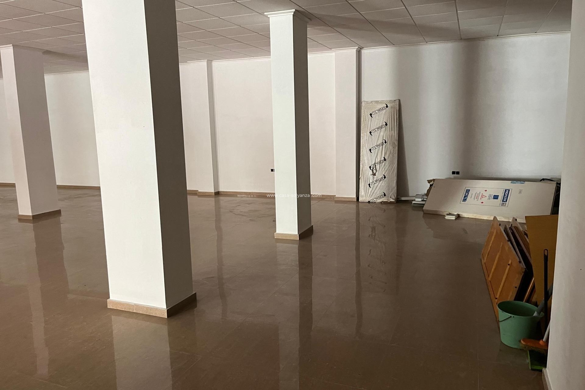 Reventa - Comercial - Torrevieja - Playa de los Locos