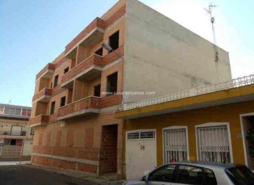 Reventa - Edificio - Los Montesinos - CENTRO