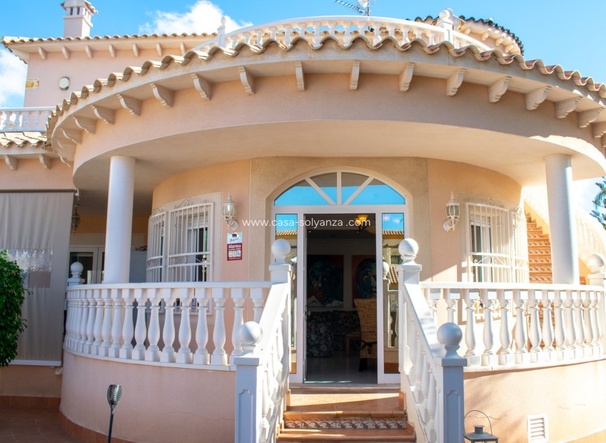 Reventa - Independent villa - Orihuela Costa - La Zenia