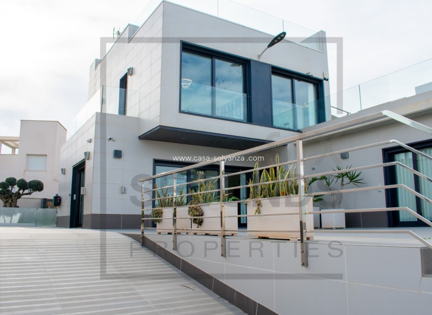 Reventa - Independent villa - San Miguel de Salinas - Urbanizaciones