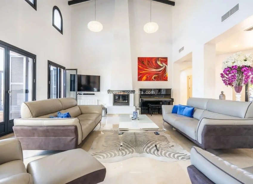 Reventa - Villa - El Valle Golf Resort - Inland