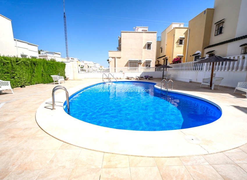 Reventa - Villa - Los Altos - Res Valle de los pinos