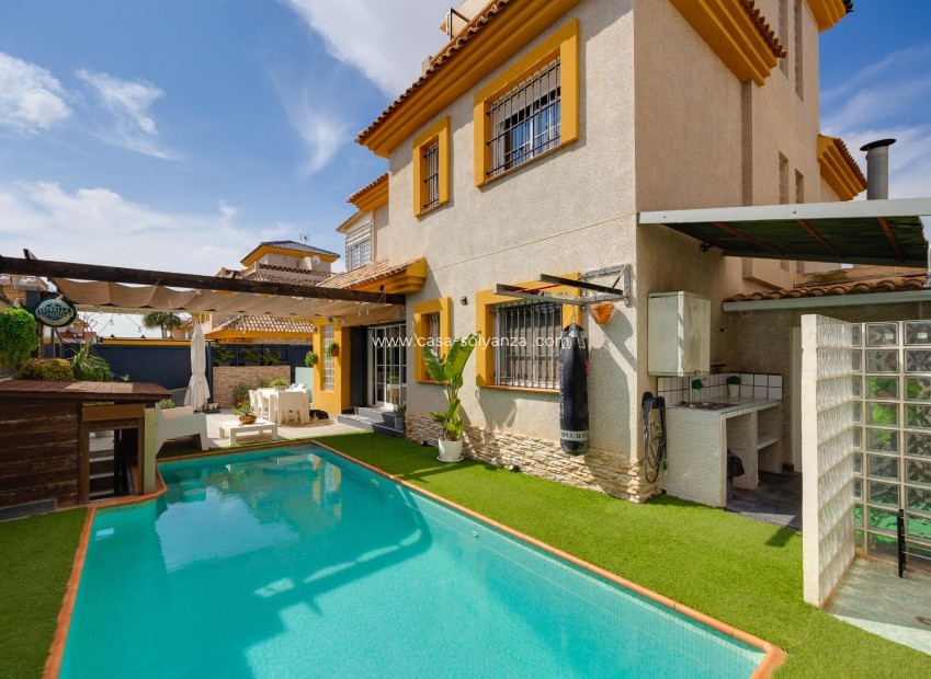 Reventa - Villa - Los Montesinos - La Herrada