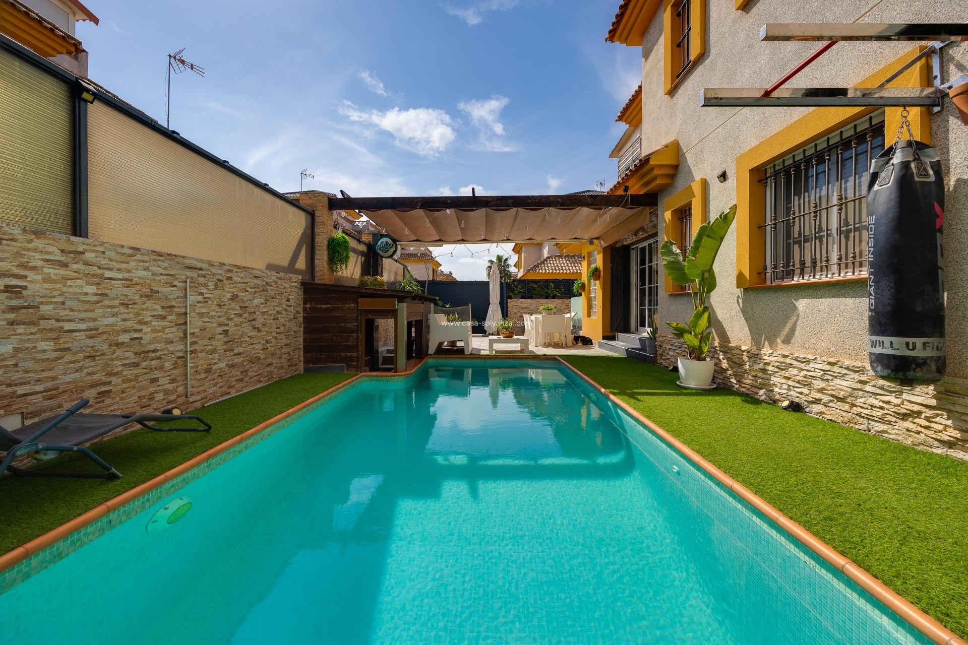 Reventa - Villa - Los Montesinos - La Herrada