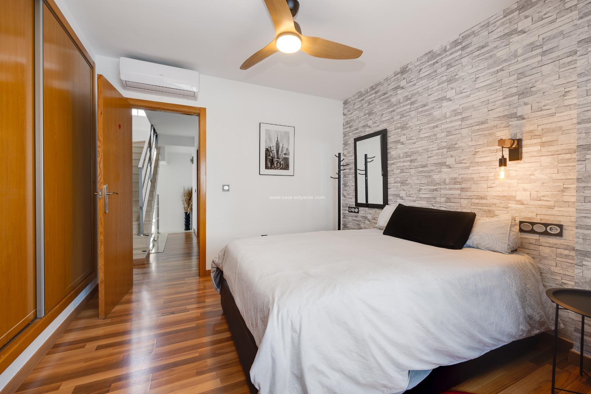 Reventa - Villa - Los Montesinos - La Herrada