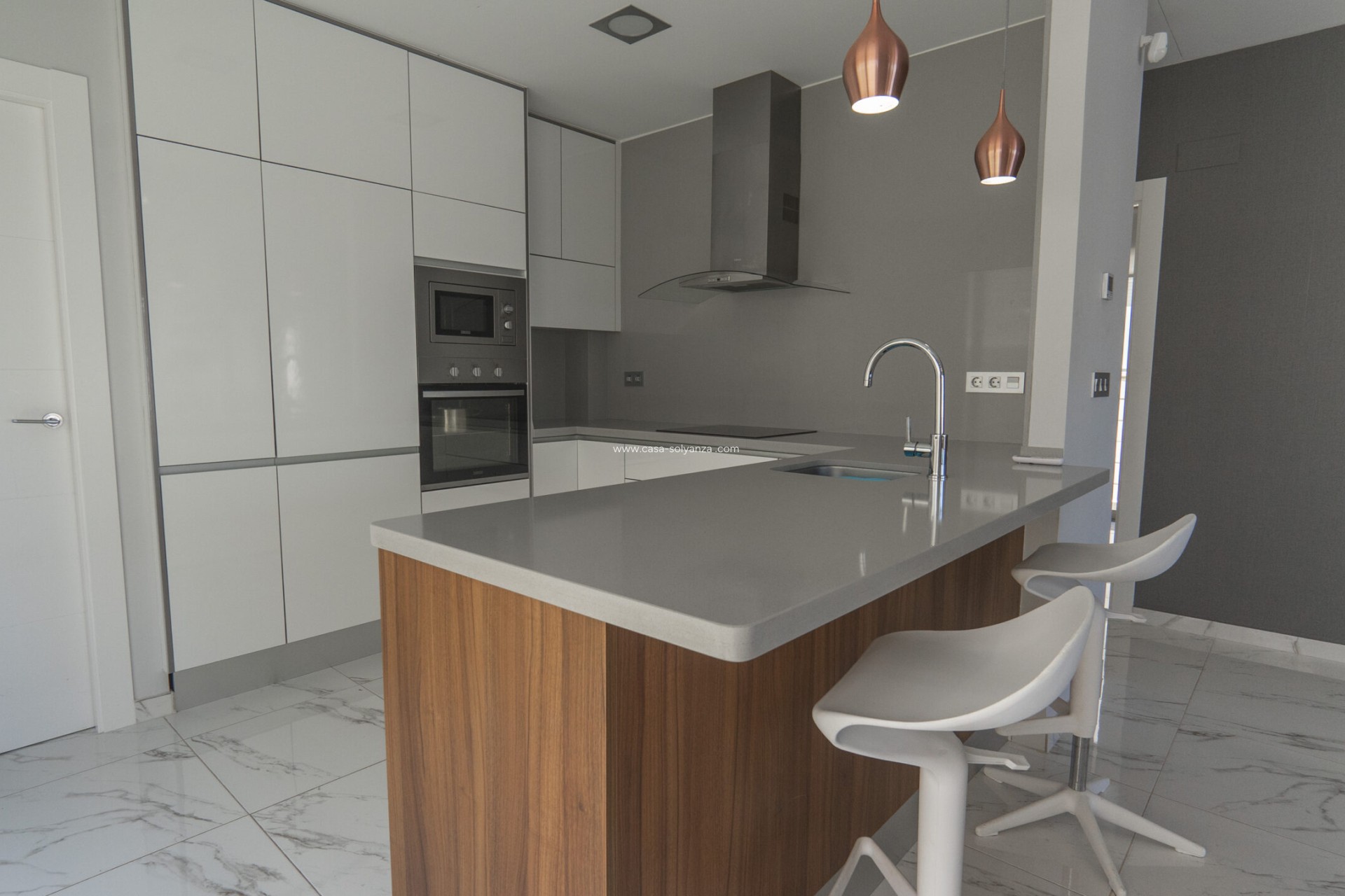 Reventa - Villa - Orihuela Costa - 0