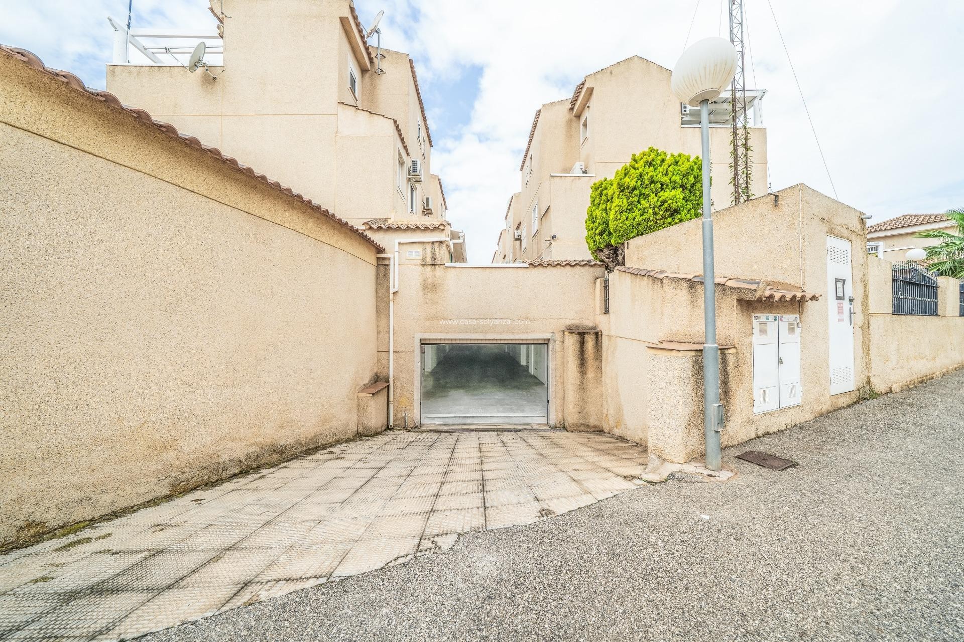 Reventa - Villa - Orihuela Costa - Los Almendros-La Florida