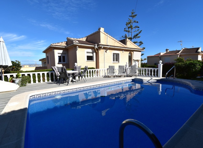 Reventa - Villa - Orihuela Costa - Los Balcones