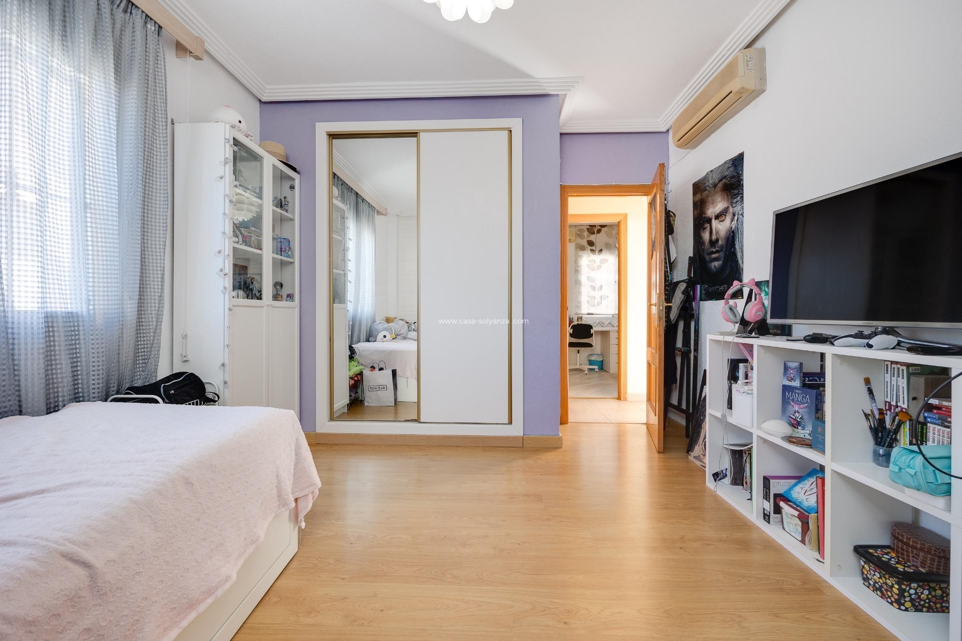 Reventa - Villa - Orihuela Costa - Urbanización Perla del Mar