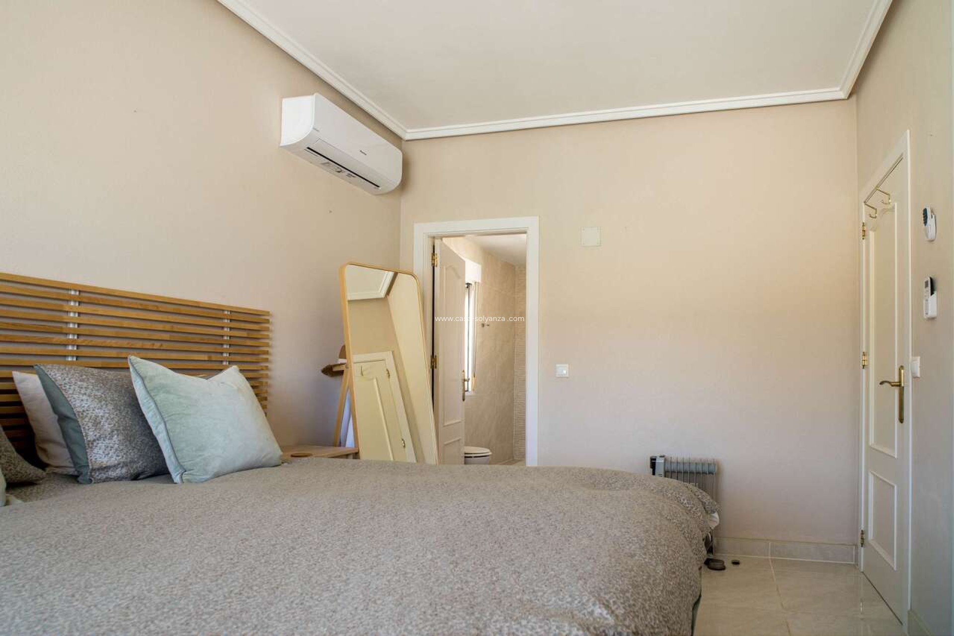 Reventa - Villa - Pinoso - Inland