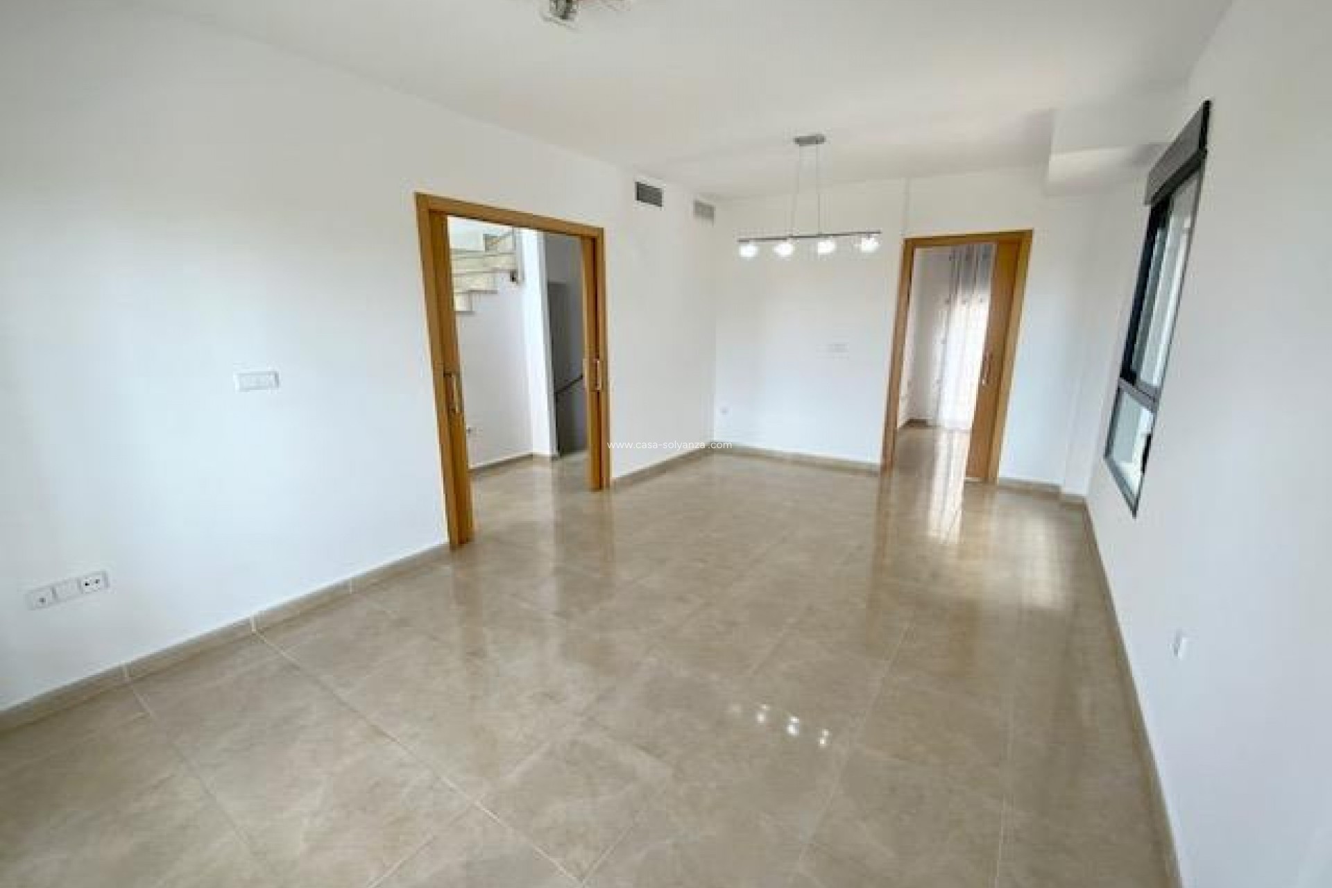 Reventa - Villa - Roldan - Inland