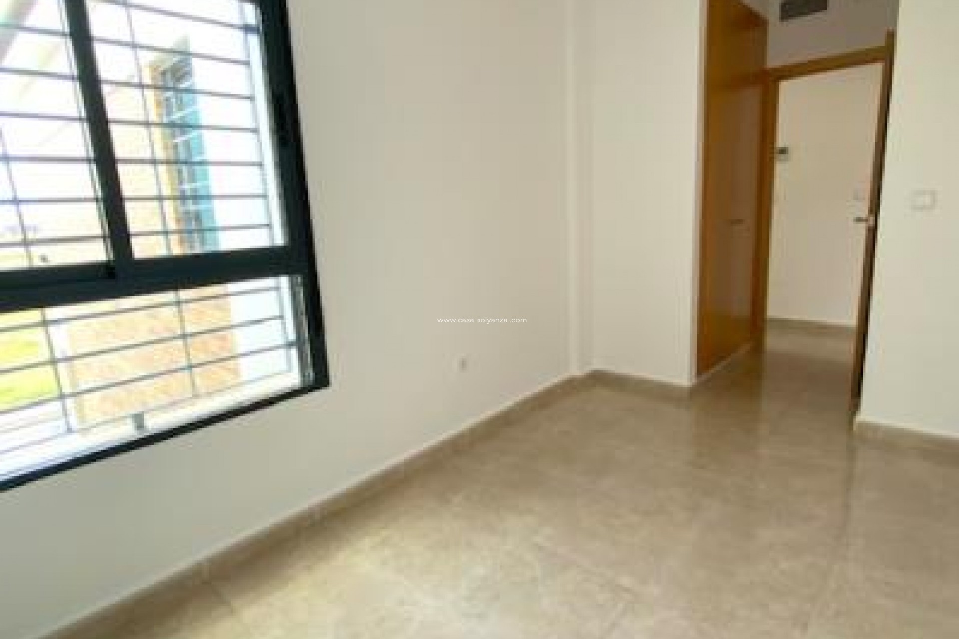 Reventa - Villa - Roldan - Inland