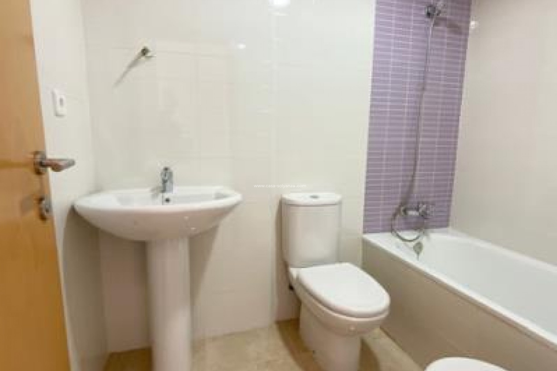 Reventa - Villa - Roldan - Inland