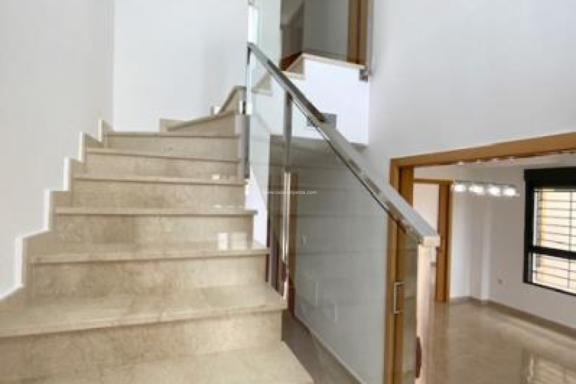 Reventa - Villa - Roldan - Inland