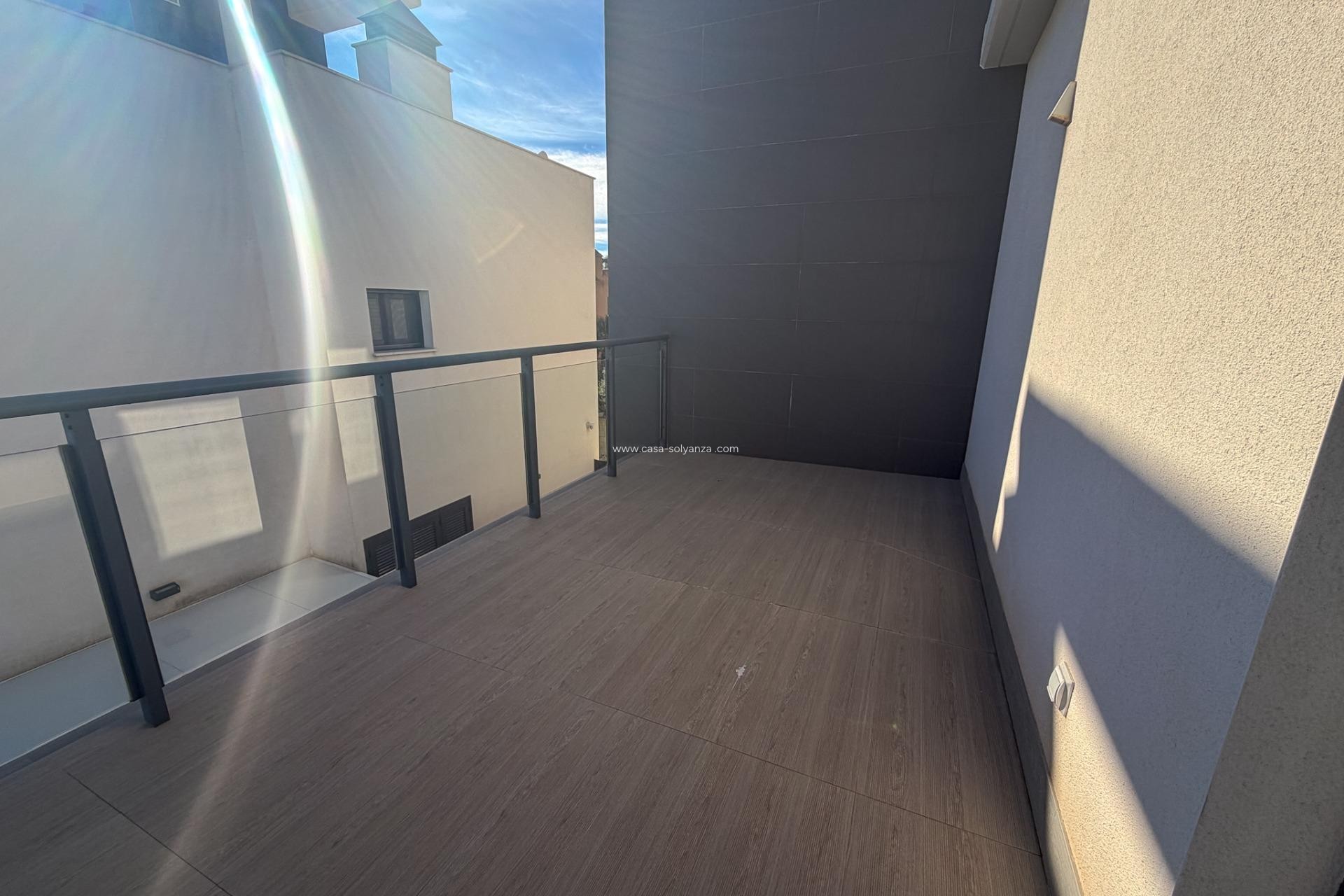 Reventa - Villa - San Miguel de Salinas - Bellavista