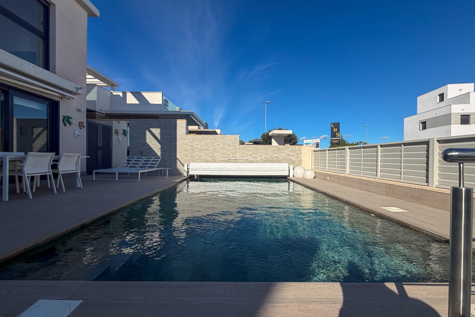 Reventa - Villa - San Miguel de Salinas - Bellavista