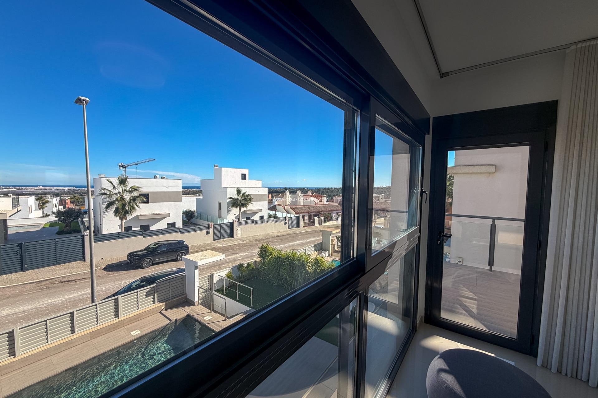 Reventa - Villa - San Miguel de Salinas - Bellavista