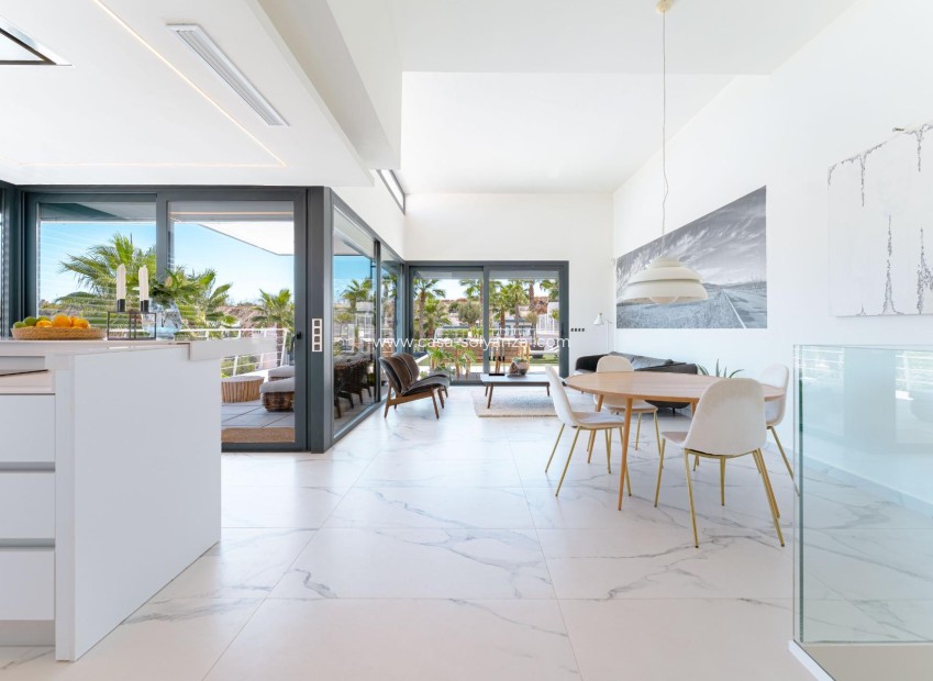 Reventa - Villa - San Miguel de Salinas - Bellavista