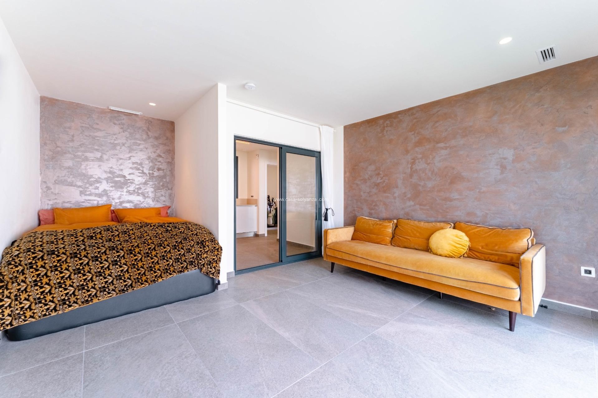 Reventa - Villa - San Miguel de Salinas - Bellavista