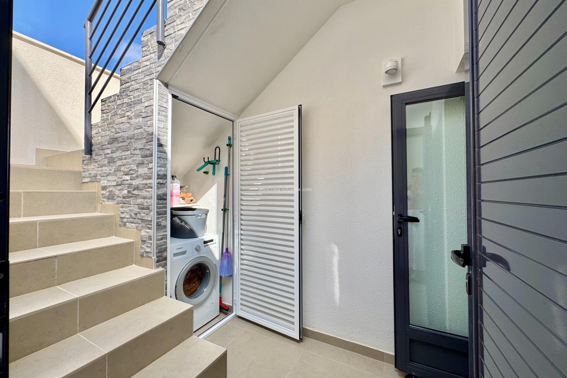 Reventa - Villa - San Miguel de Salinas - Bellavista
