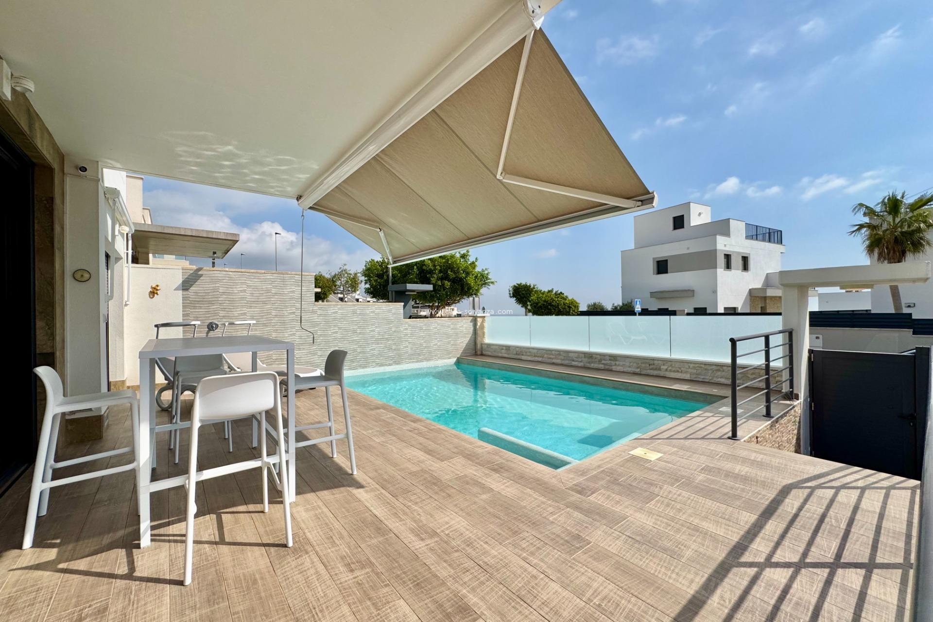 Reventa - Villa - San Miguel de Salinas - Bellavista