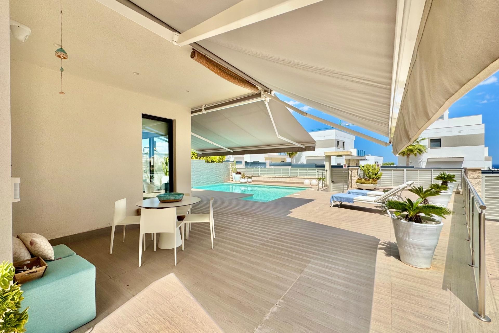 Reventa - Villa - San Miguel de Salinas - Bellavista