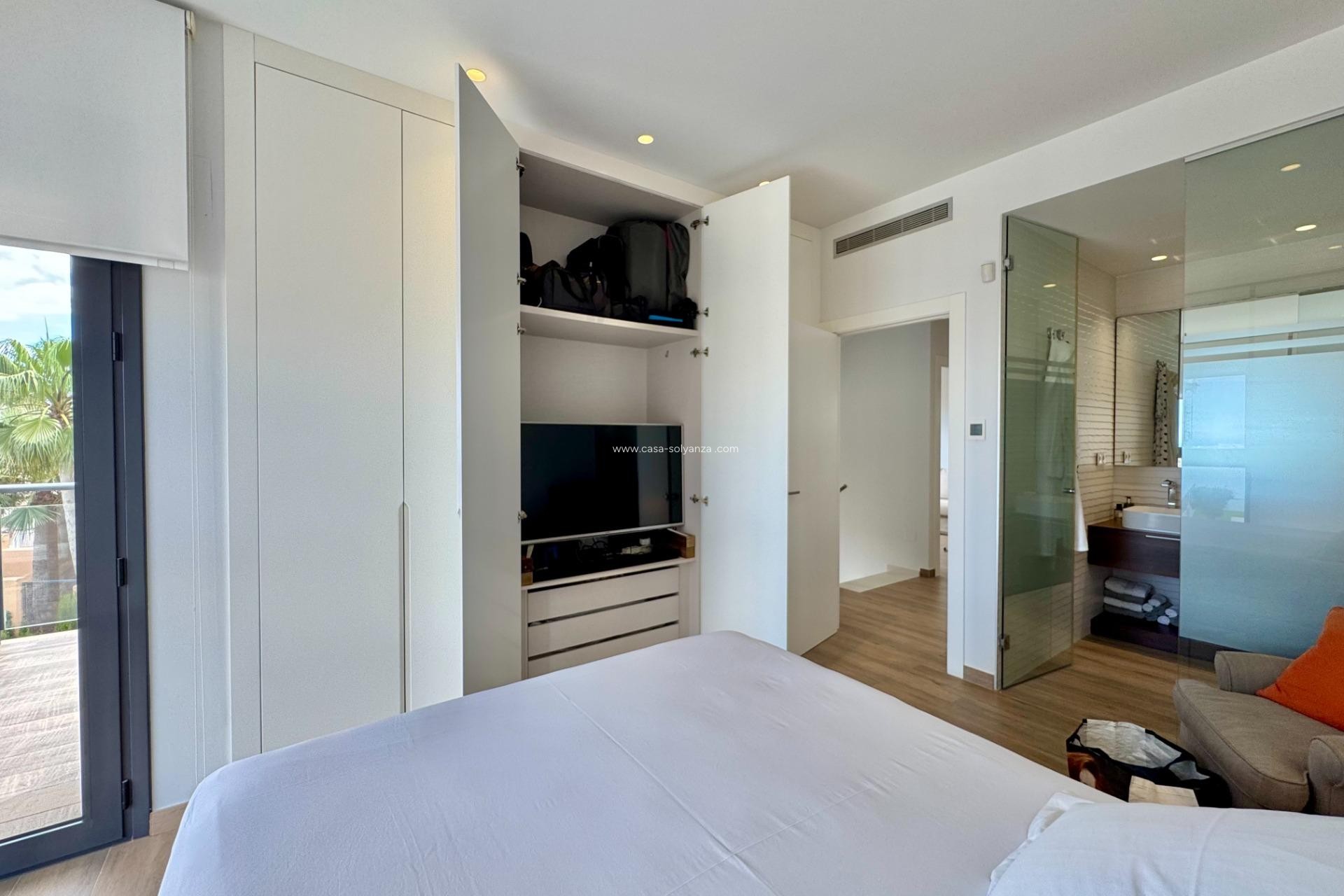 Reventa - Villa - San Miguel de Salinas - Bellavista