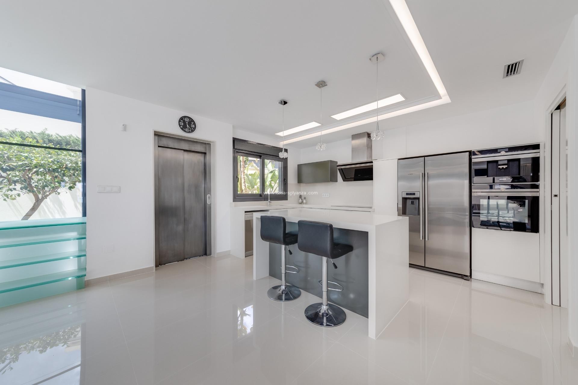 Reventa - Villa - San Miguel de Salinas - Cerro del Sol