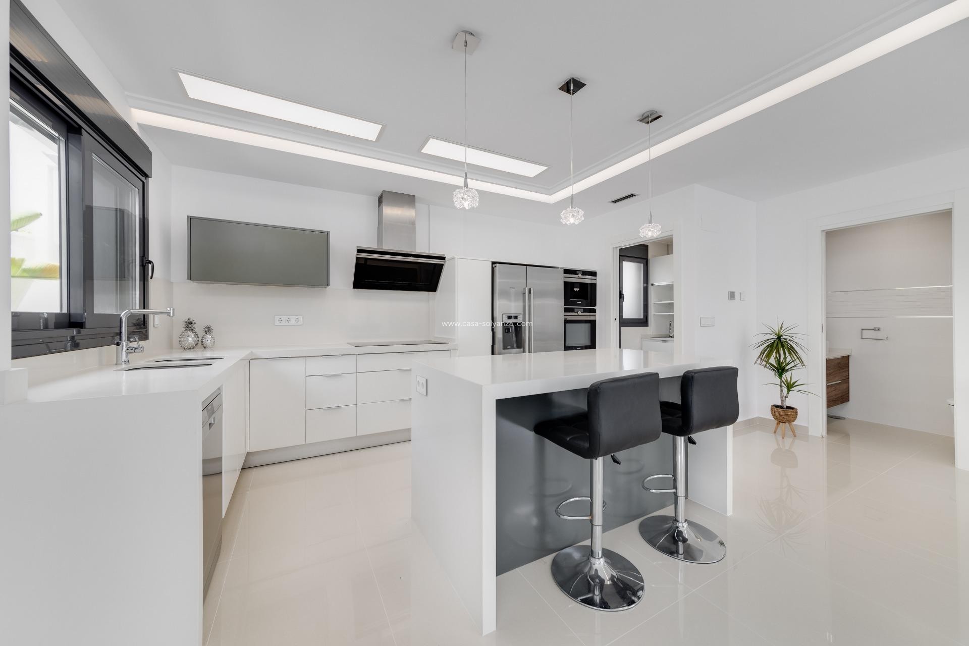 Reventa - Villa - San Miguel de Salinas - Cerro del Sol