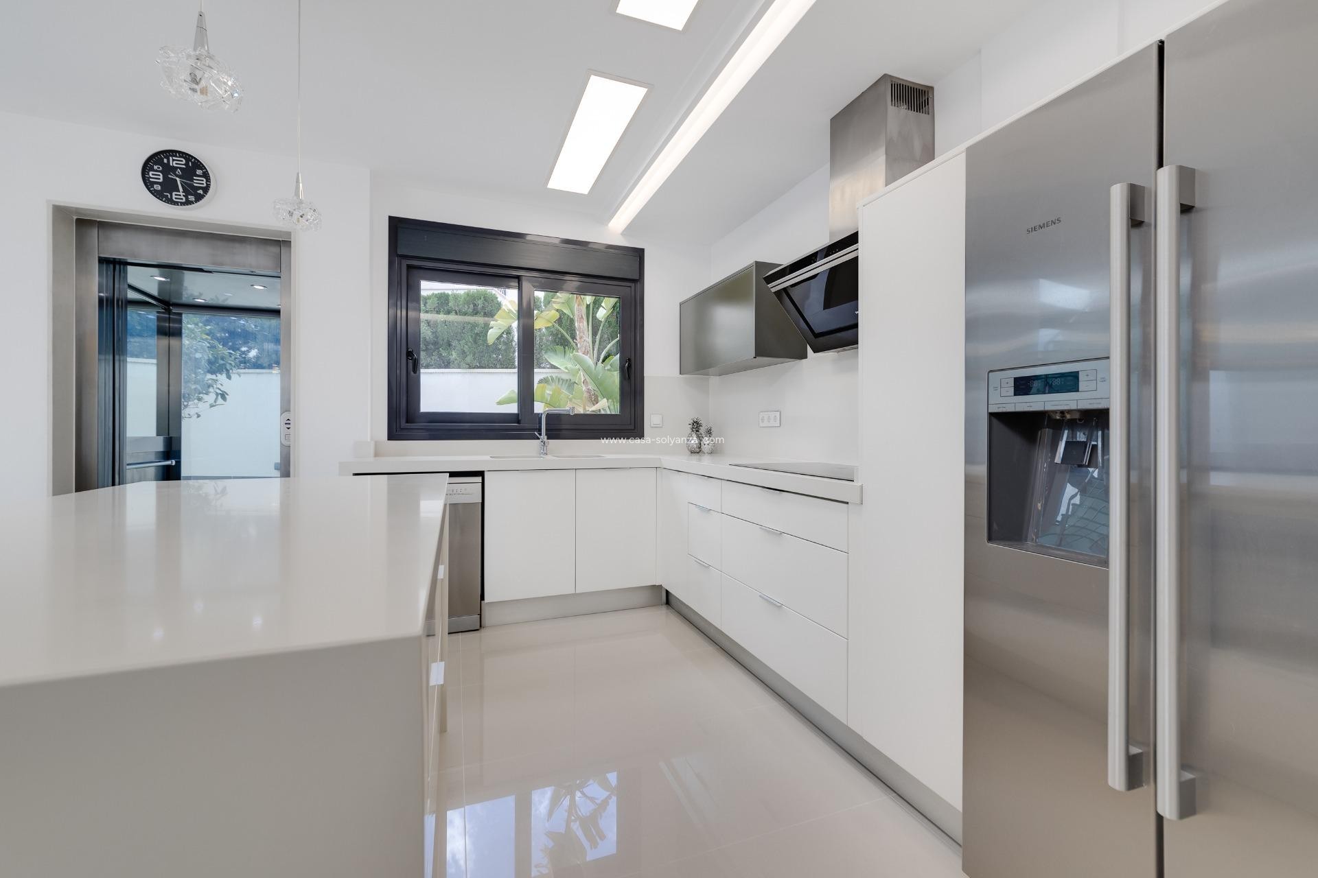 Reventa - Villa - San Miguel de Salinas - Cerro del Sol