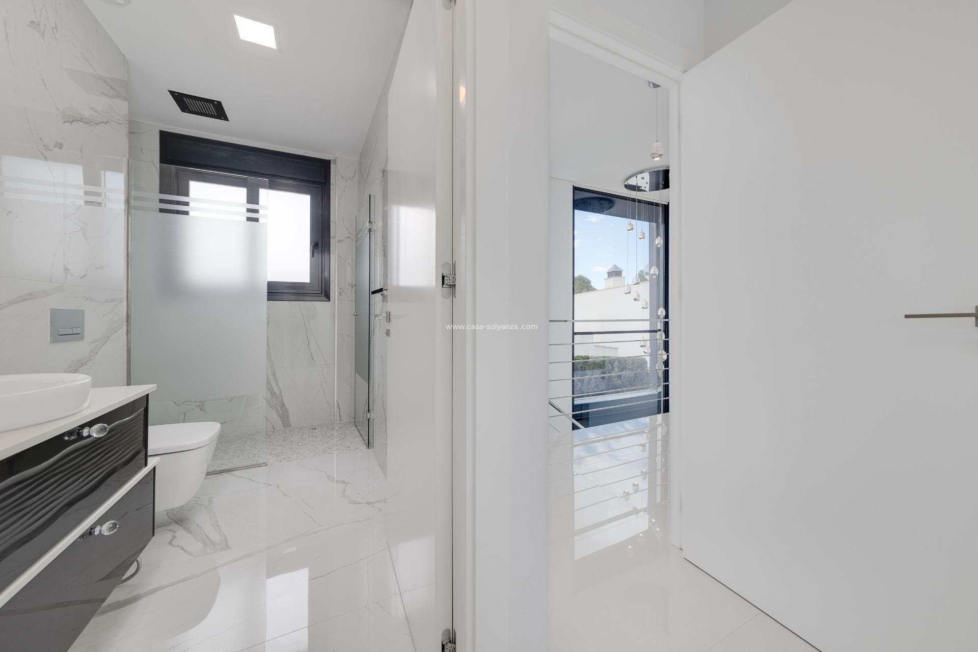 Reventa - Villa - San Miguel de Salinas - Cerro del Sol