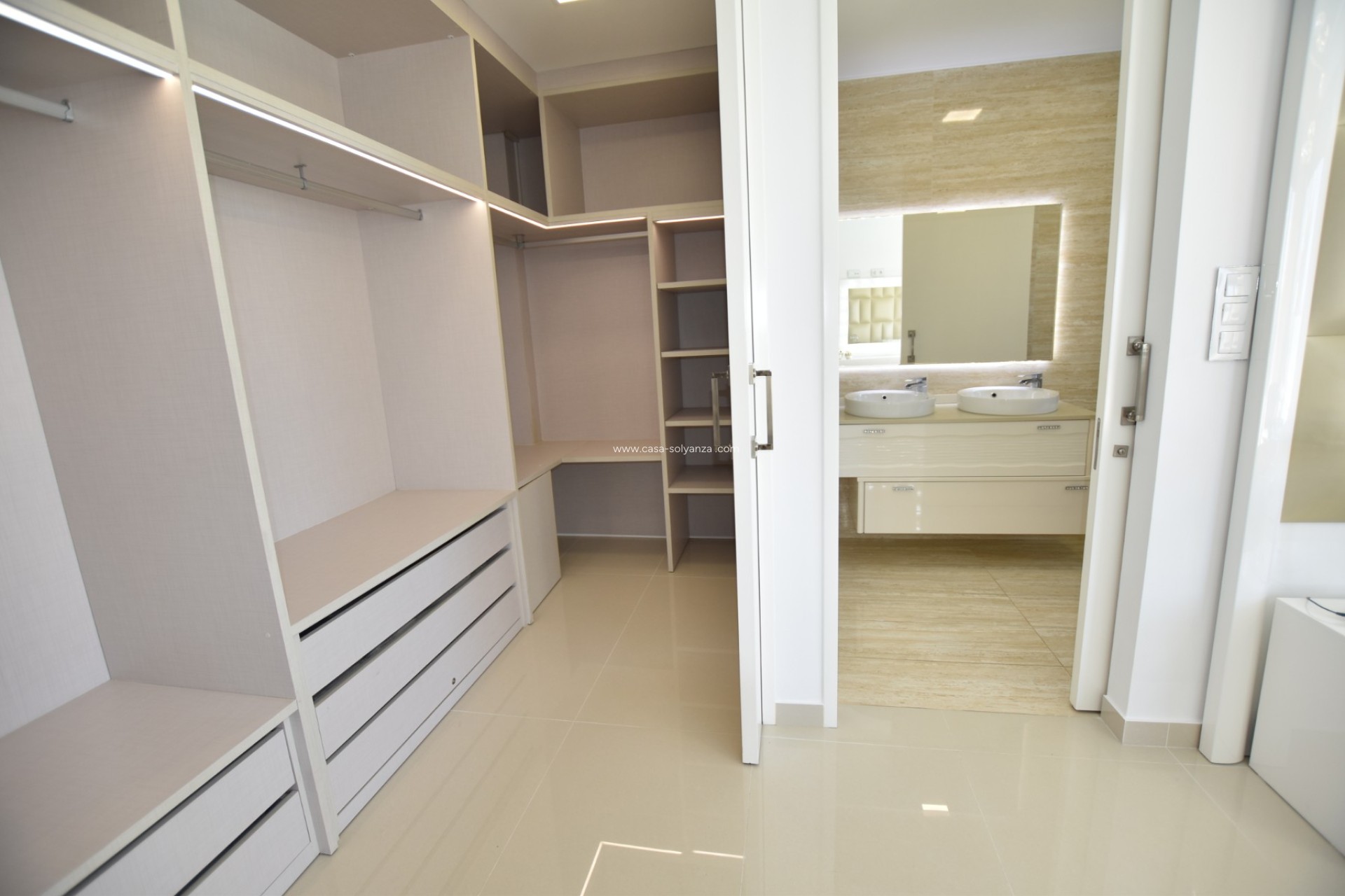 Reventa - Villa - San Miguel de Salinas - Inland