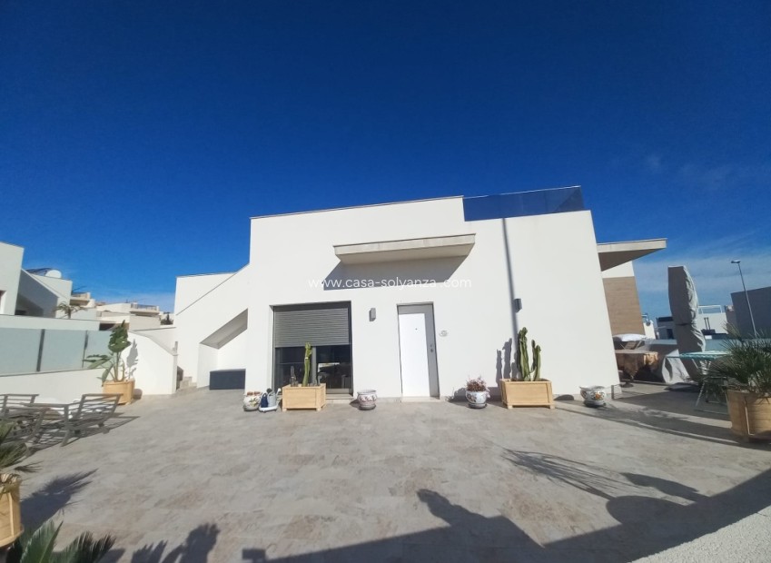 Reventa - Villa - San Miguel de Salinas - Inland