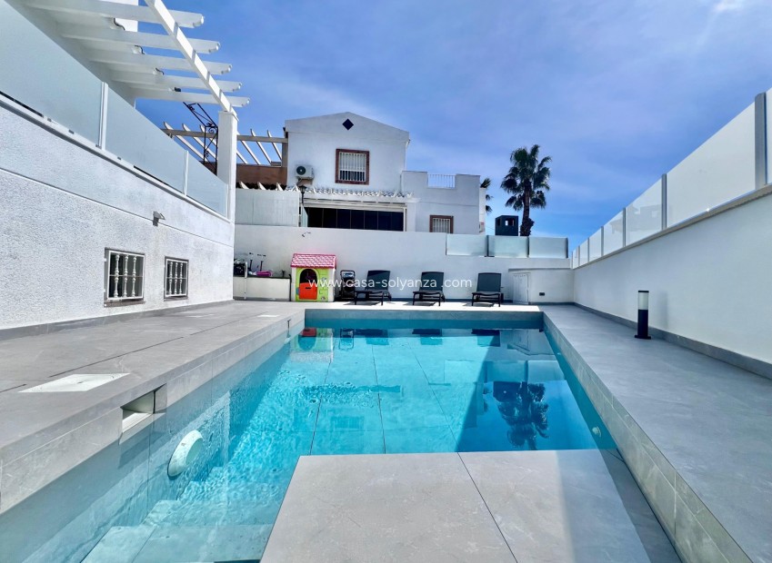 Reventa - Villa - San Miguel de Salinas - Las filipinas