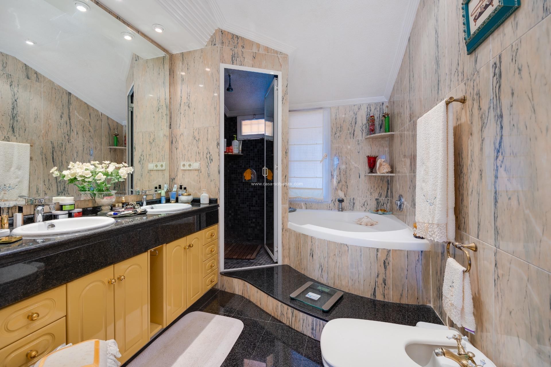 Reventa - Villa - Torrevieja - Aguas nuevas