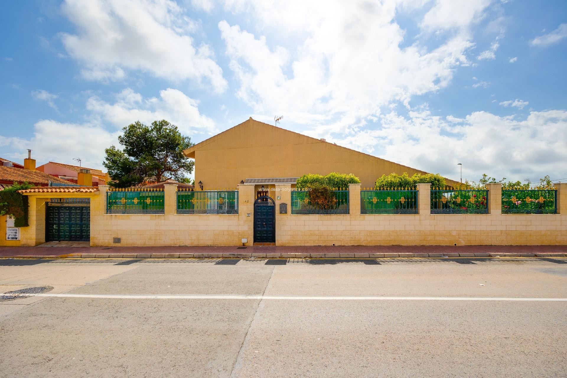 Reventa - Villa - Torrevieja - Aguas nuevas